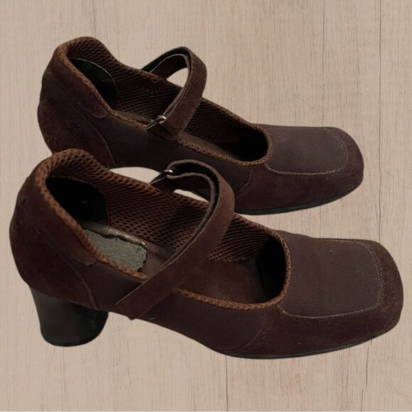 Vintage brown suede Mary Janes square toe heels - Picture 2 of 9